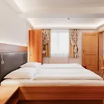 Ziach & Candy Otel 2*