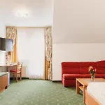 Otel Ziach & Candy 2*