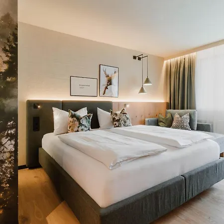 Ziach & Candy Hotel 2*